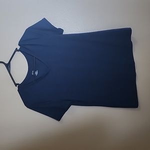 V neck shirt size M